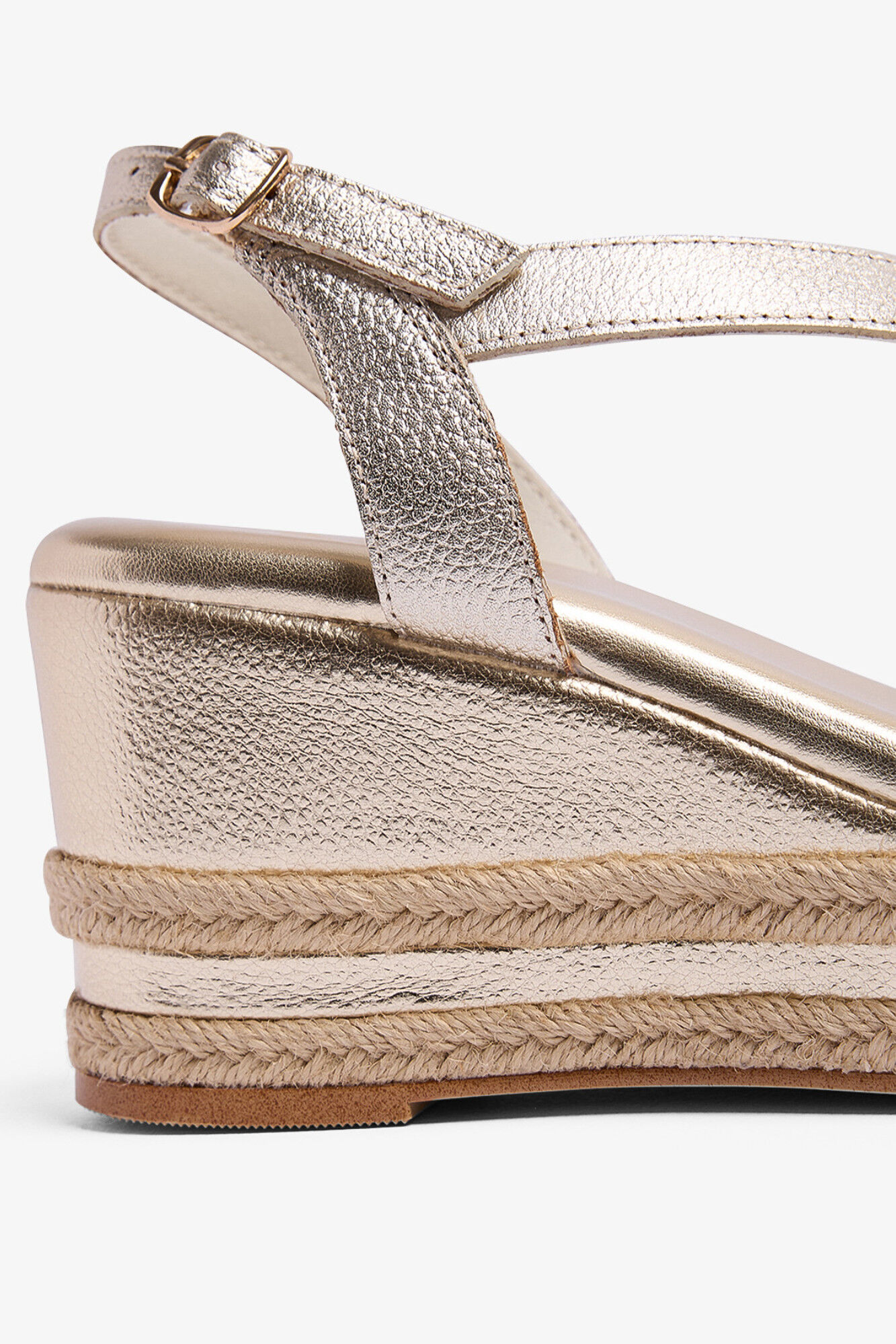 Popa Ipanema laminated low wedge sandal Gold