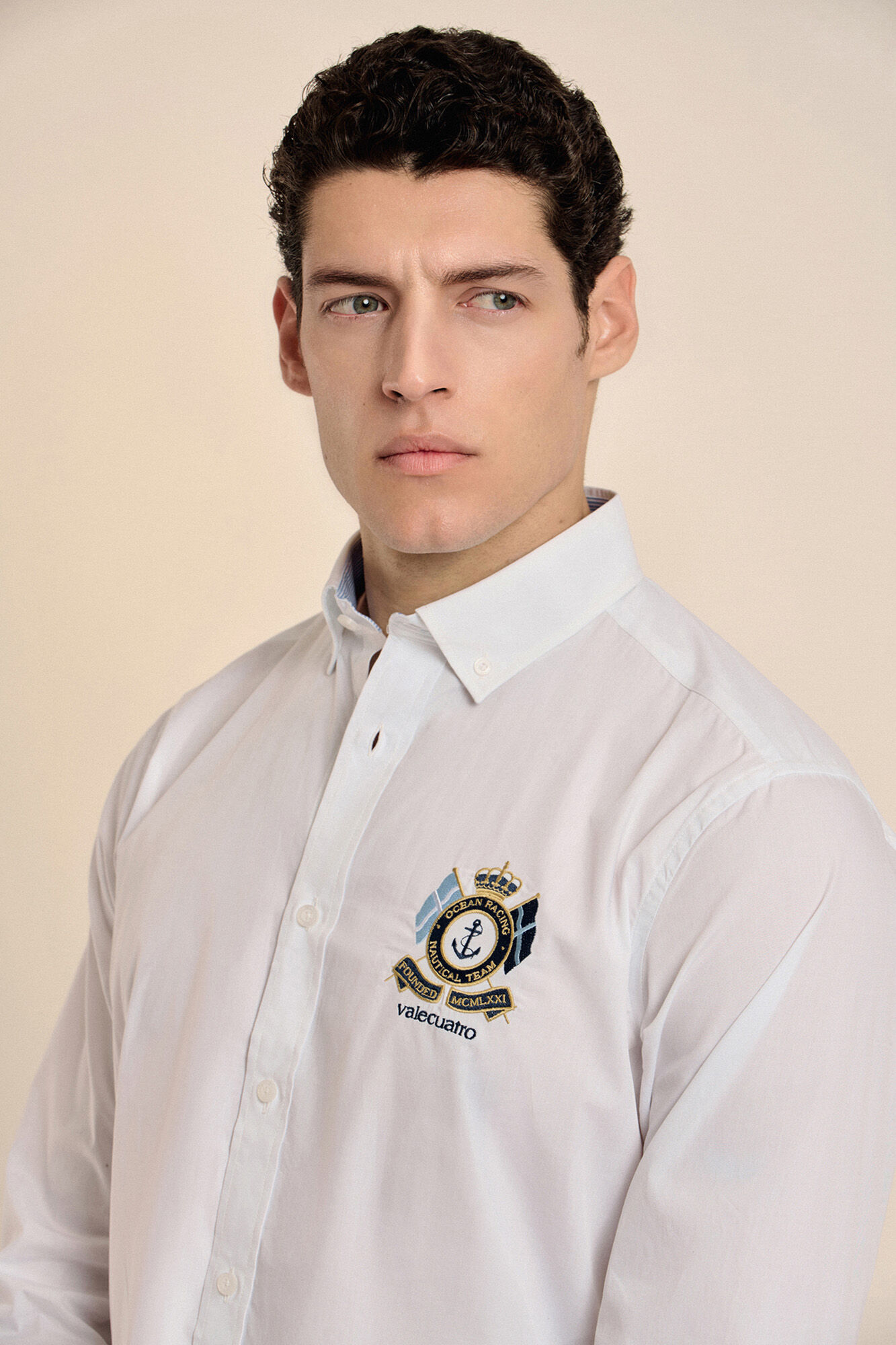 Valecuatro Camisa do escudo