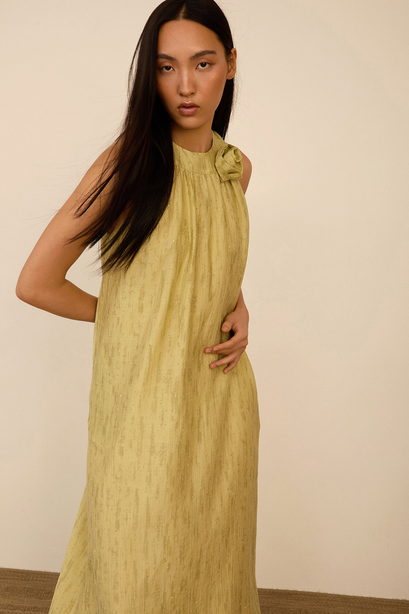 Meisie Vestido comprido gola halter Amarelo