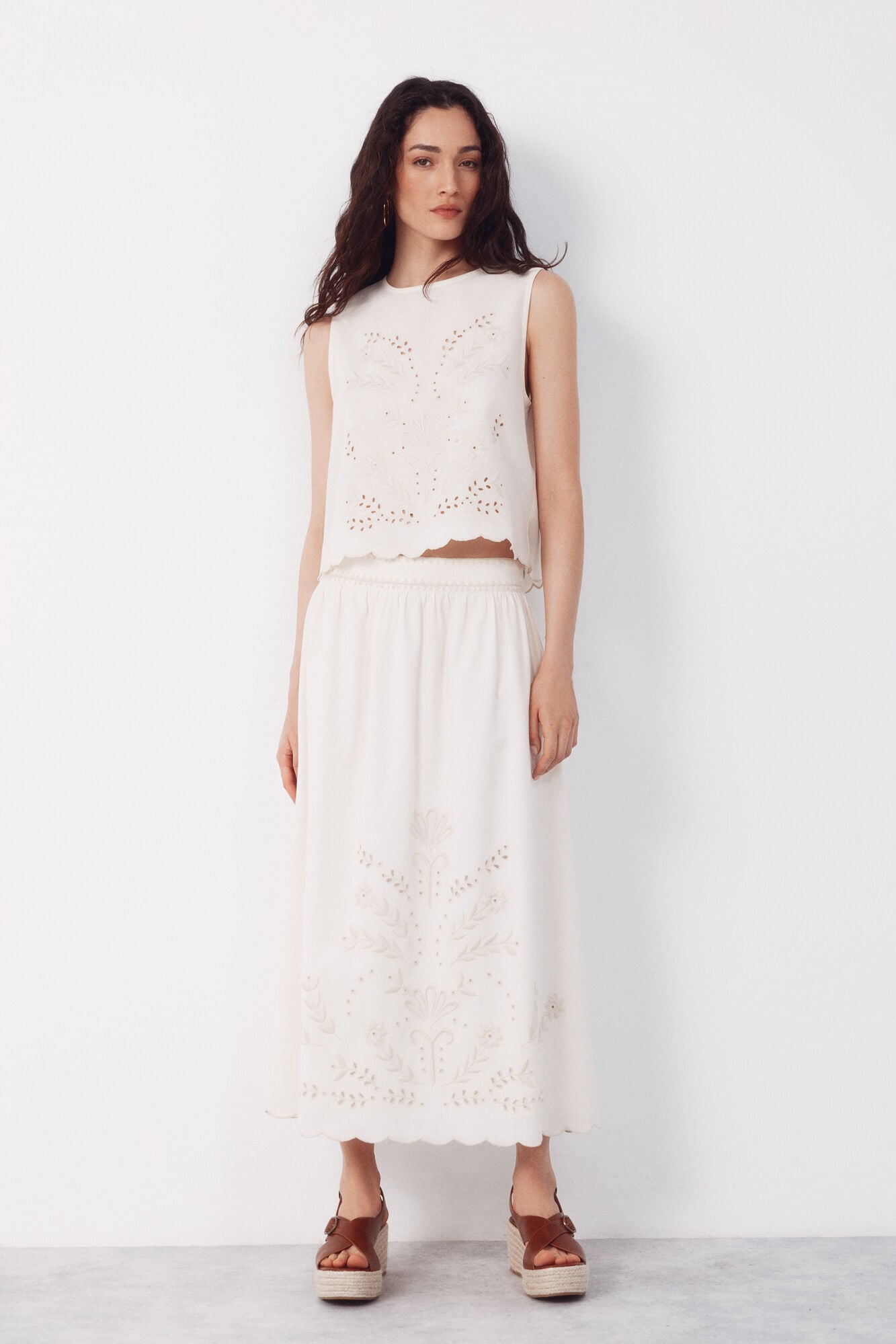 Cortefiel Embroidered skirt