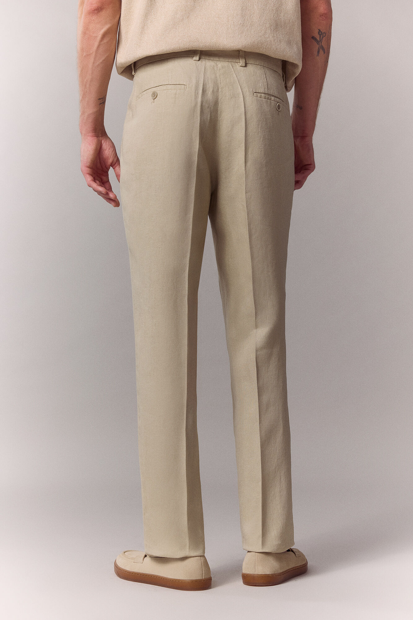 OOTO Cal&ccedil;a de fato coordenado em linho Tostado
