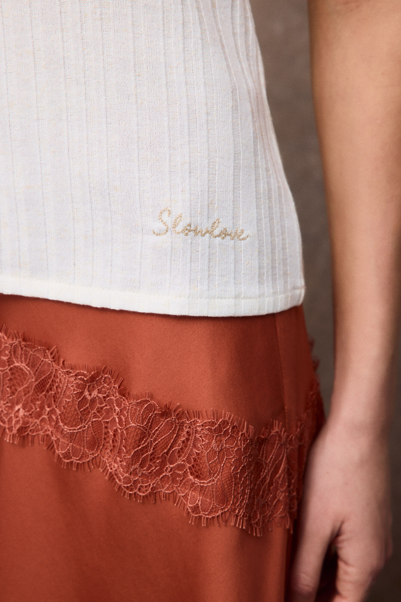 Slowlove Top frunce escote pico Marfil