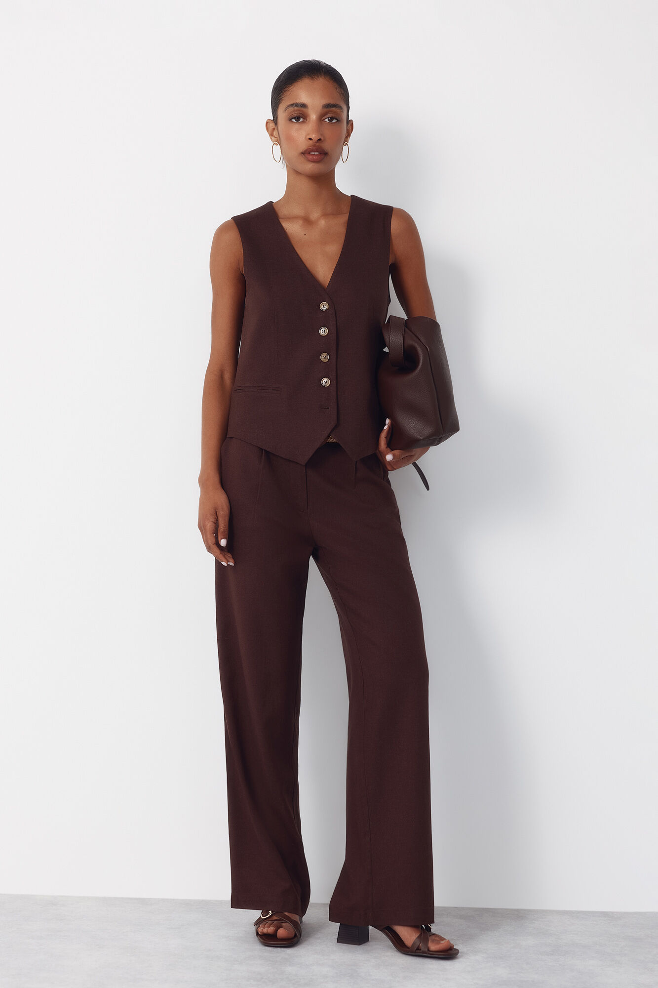 Cortefiel Wide-leg trousers with linen Dark brown