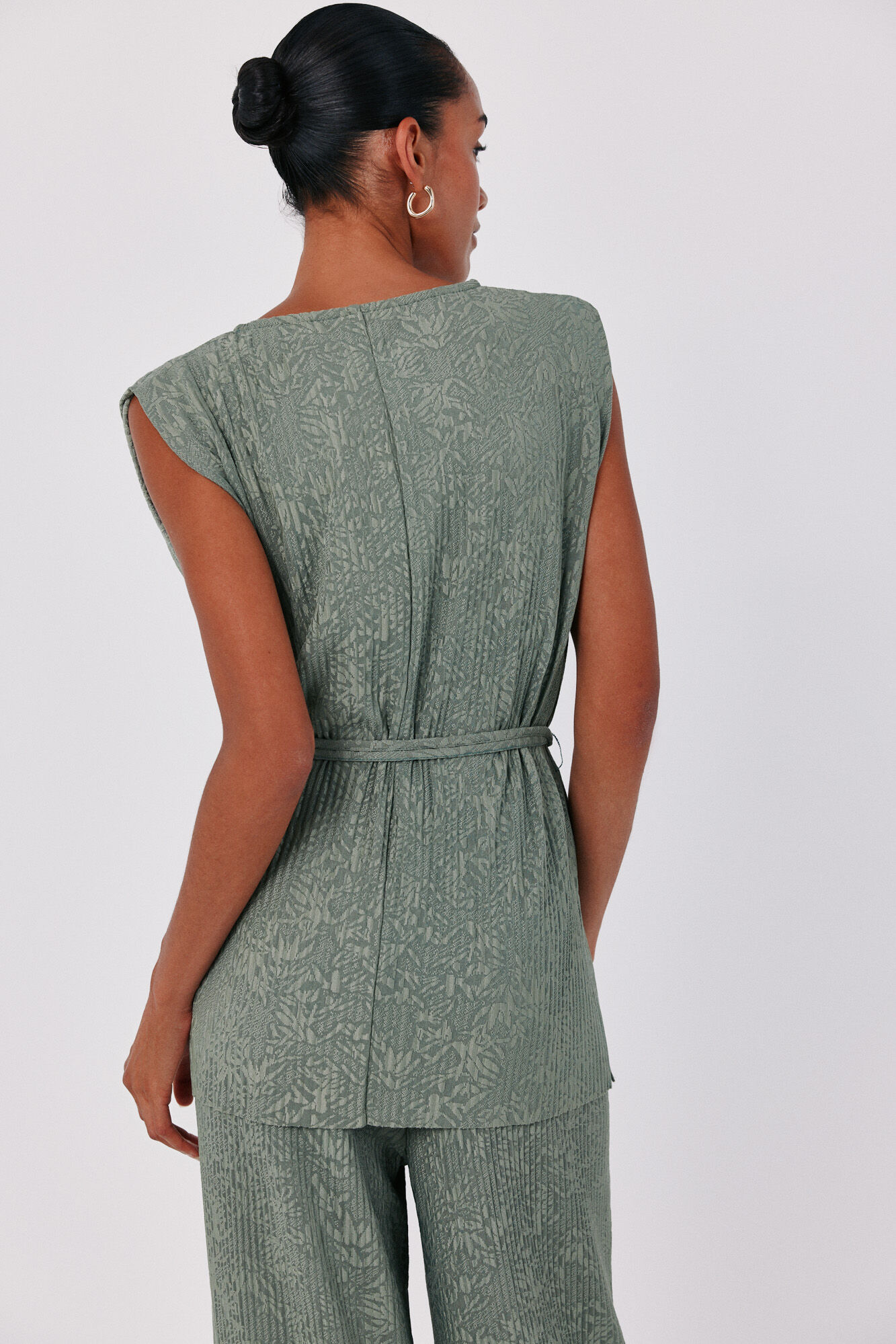 Cortefiel Jacquard buckle top