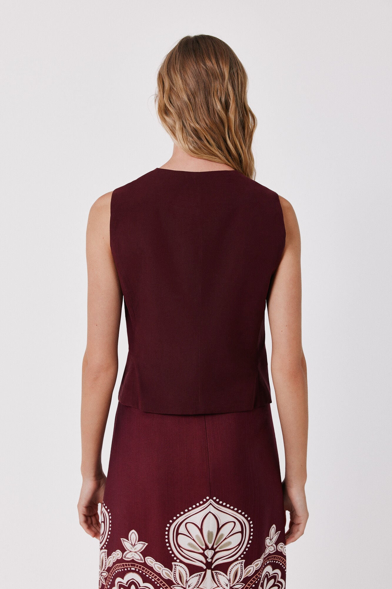 Cortefiel V-neck sleeveless gilet Maroon