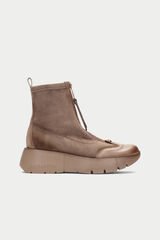 Hispanitas Sporty mountain ankle boot Nude
