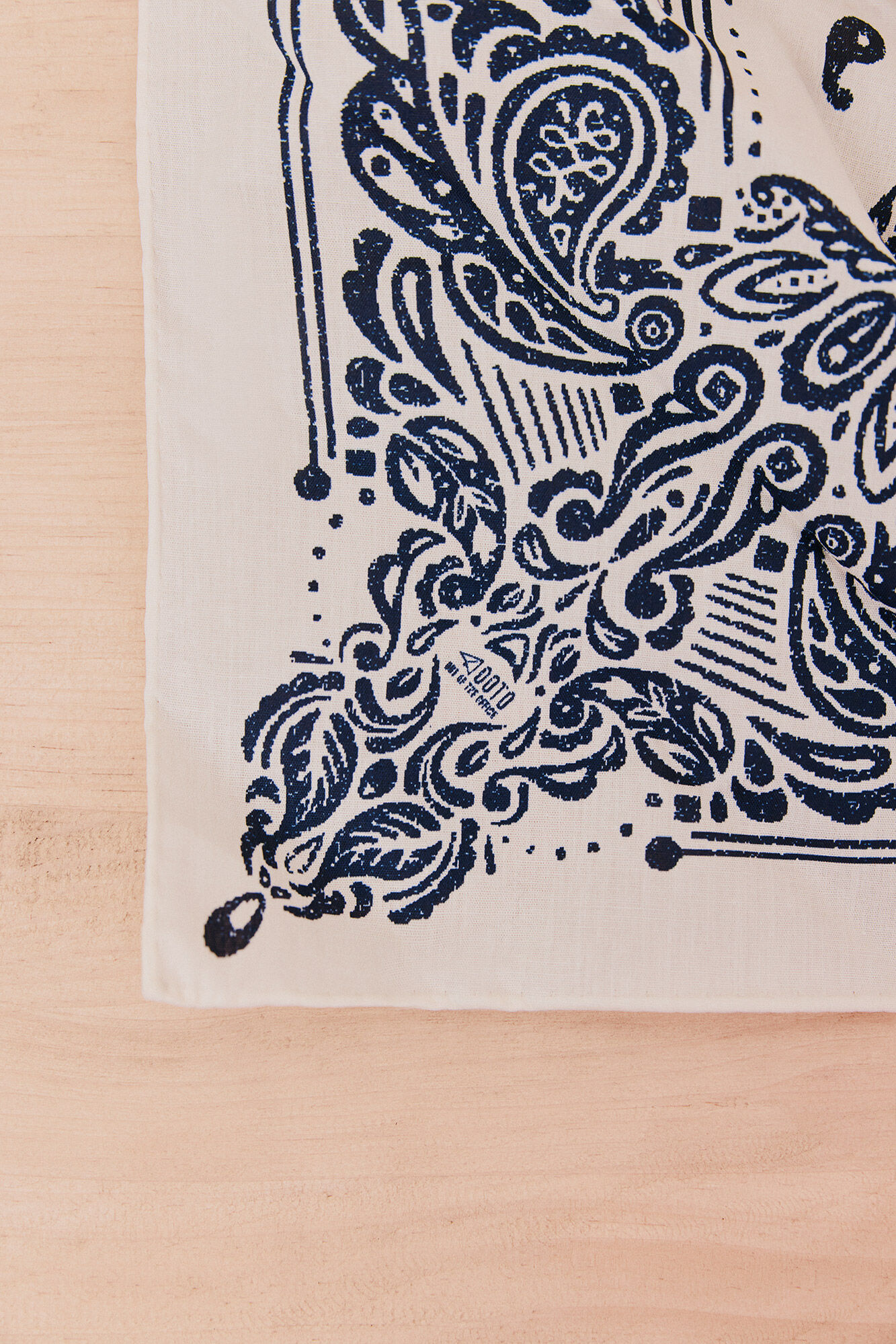 OOTO Printed scarf Beige