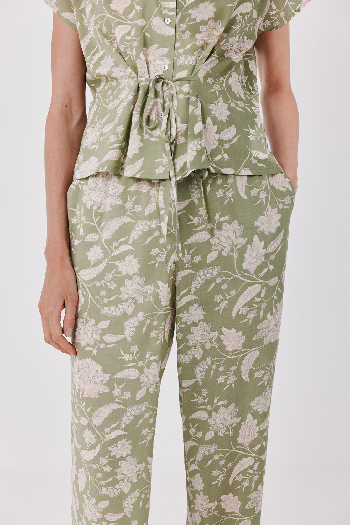 Cortefiel Printed fluid trousers Printed green