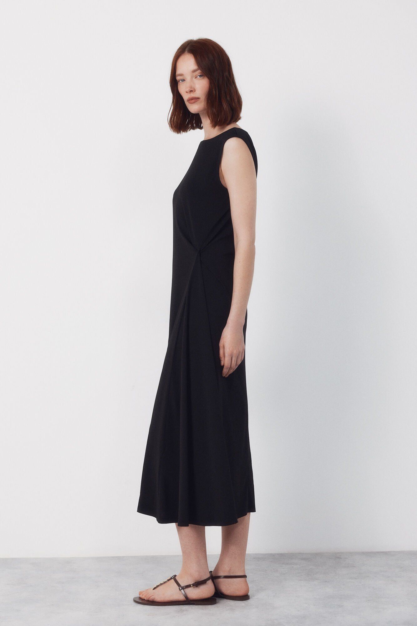 Cortefiel Vestido com n&oacute; lateral Preto