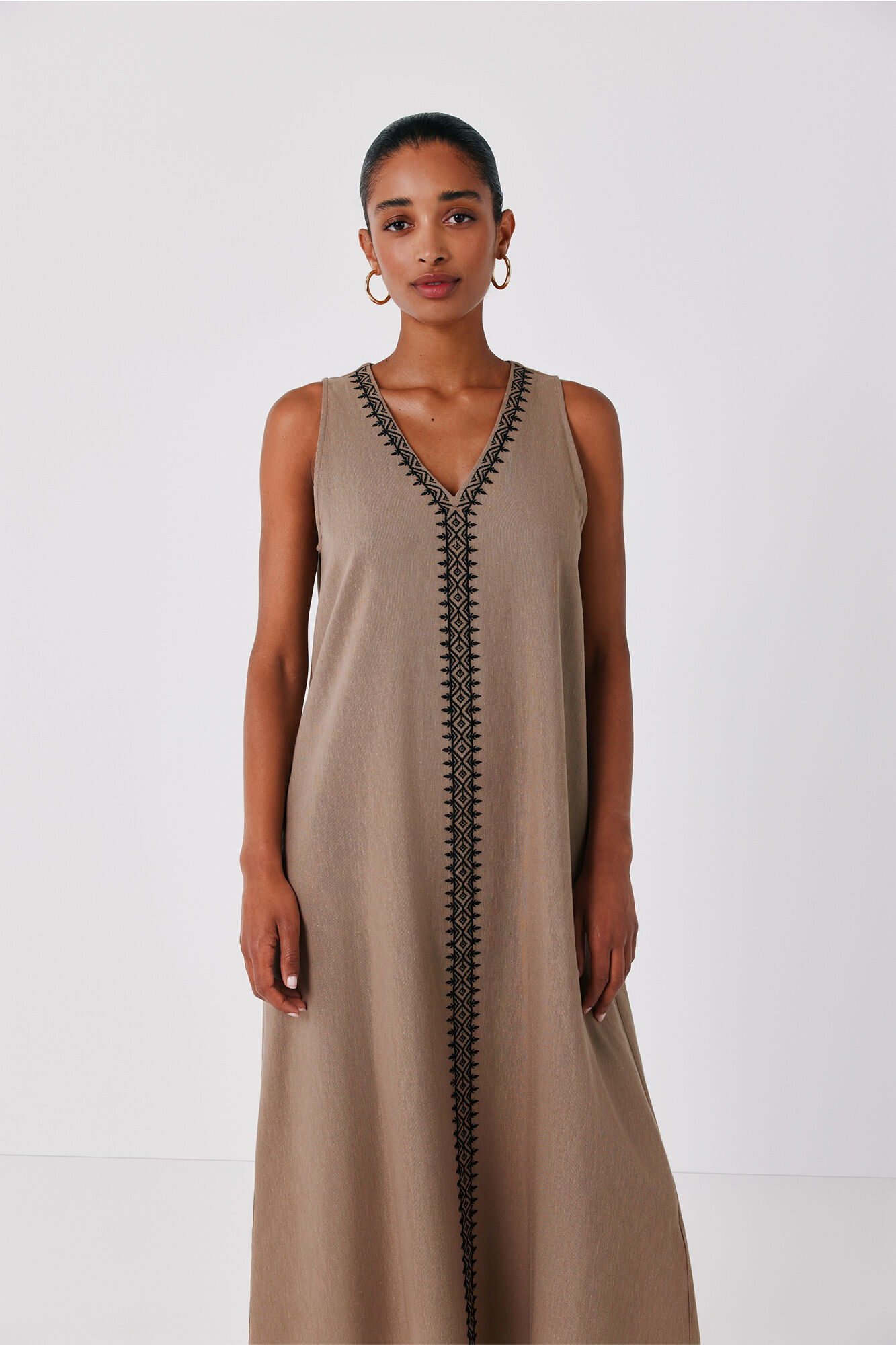 Cortefiel Embroidered dress Beige