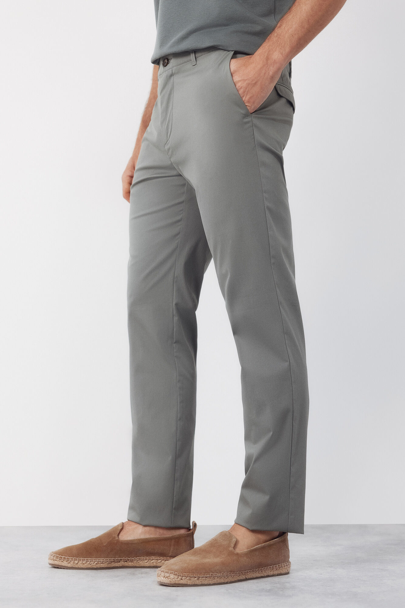 Cortefiel Lightweight slim technical chinos Kaki