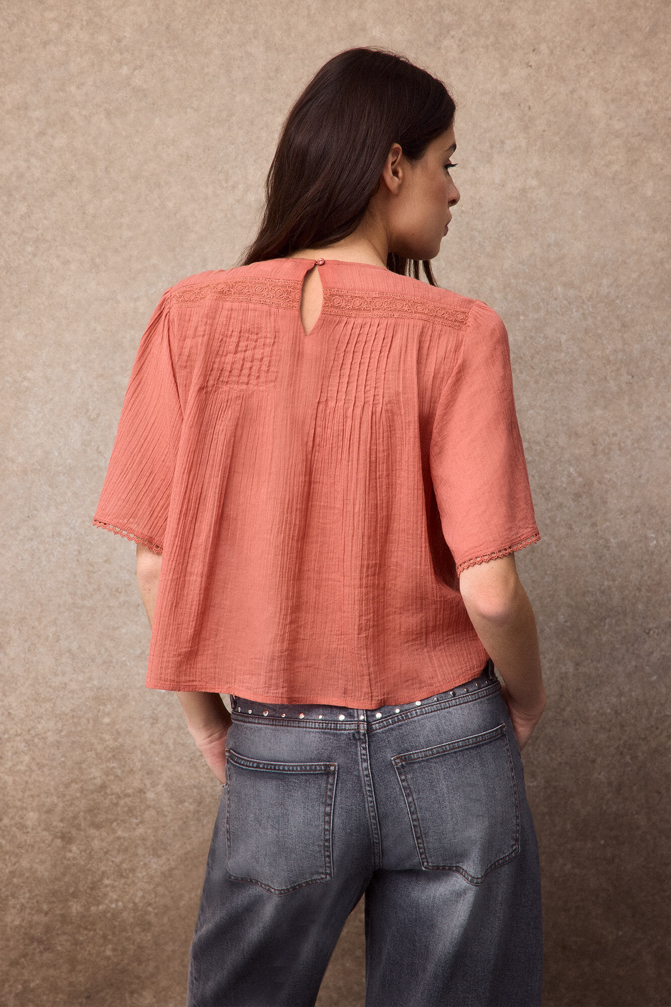 Slowlove Blusa detalles encaje Coral