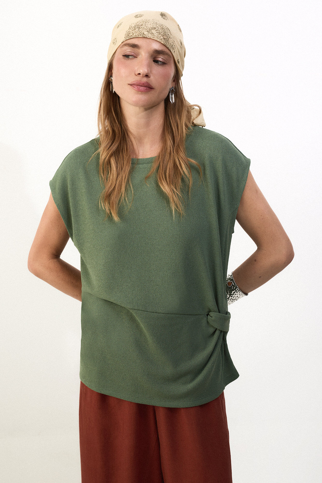 Slowlove Top estructura nudo