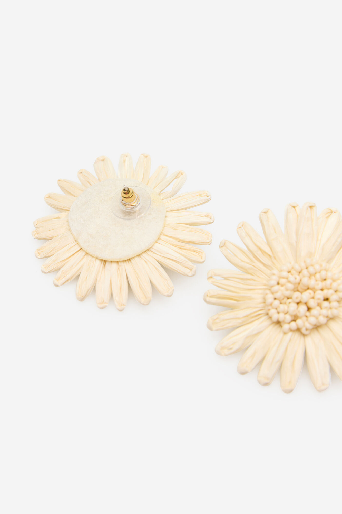 Cortefiel Daisy earrings Ivory