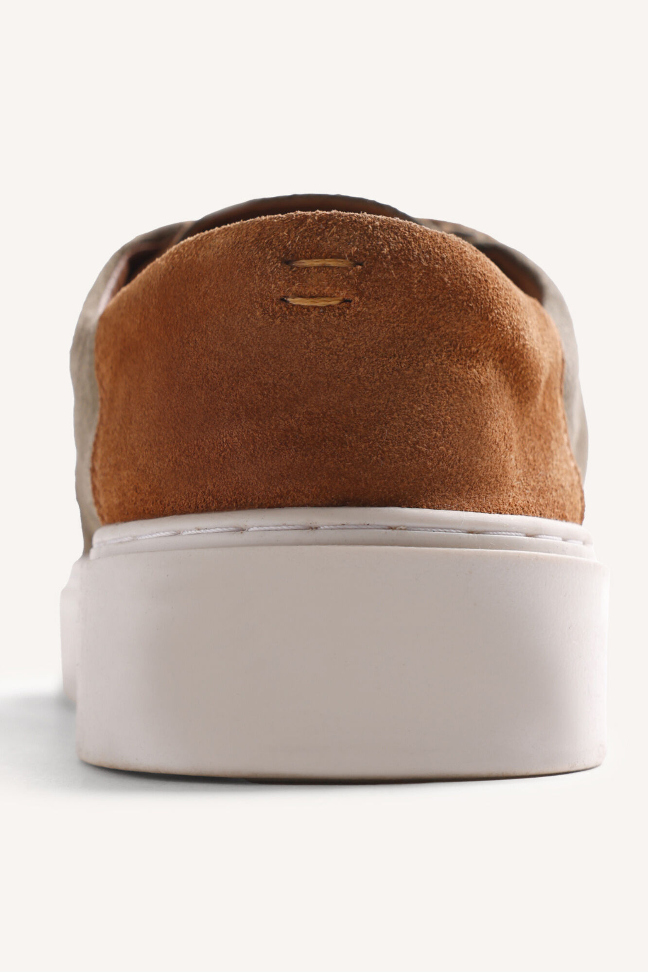 Gioseppo Wallabee style slippers Kaki