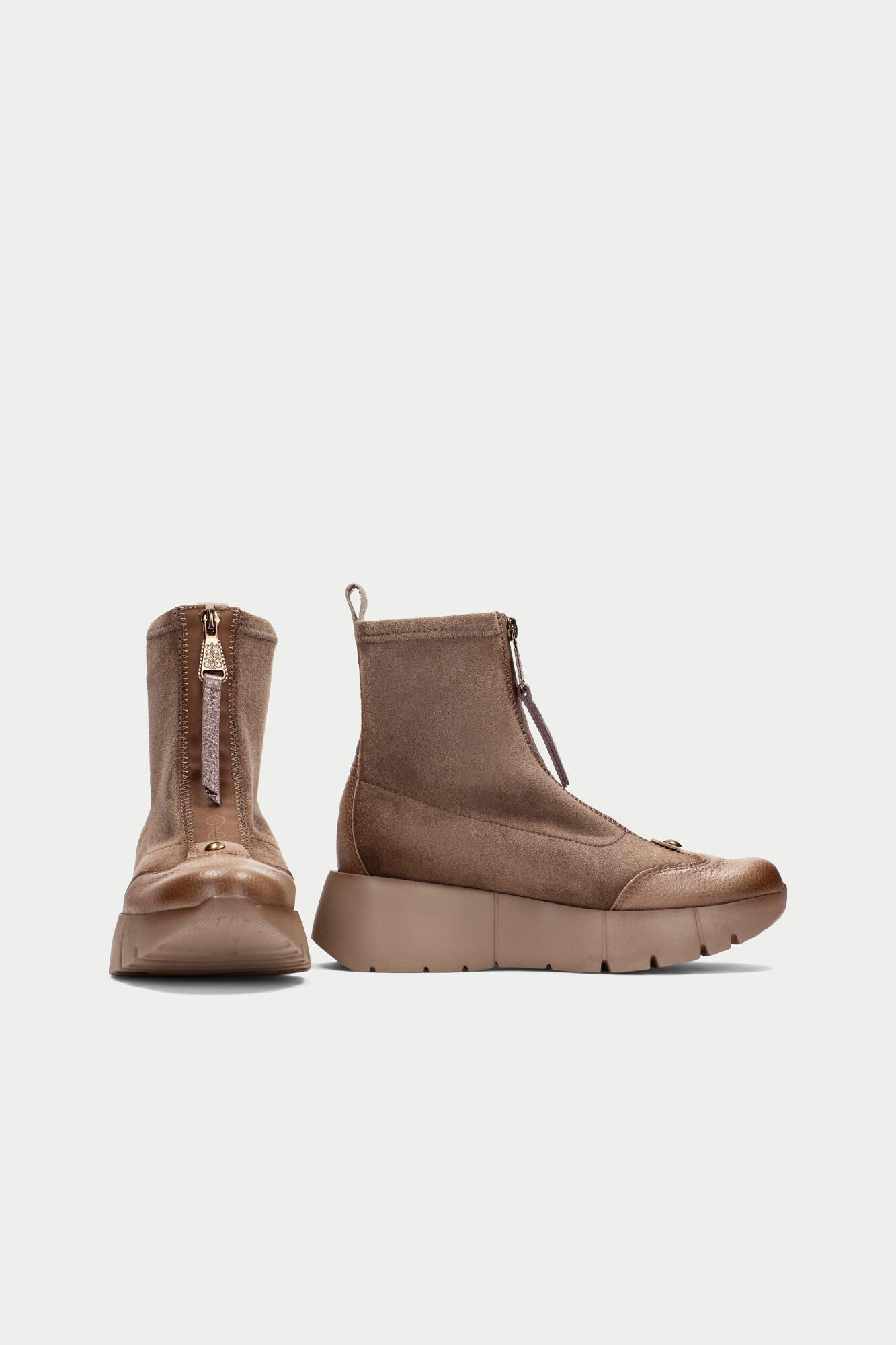 Hispanitas Sporty mountain ankle boot Nude