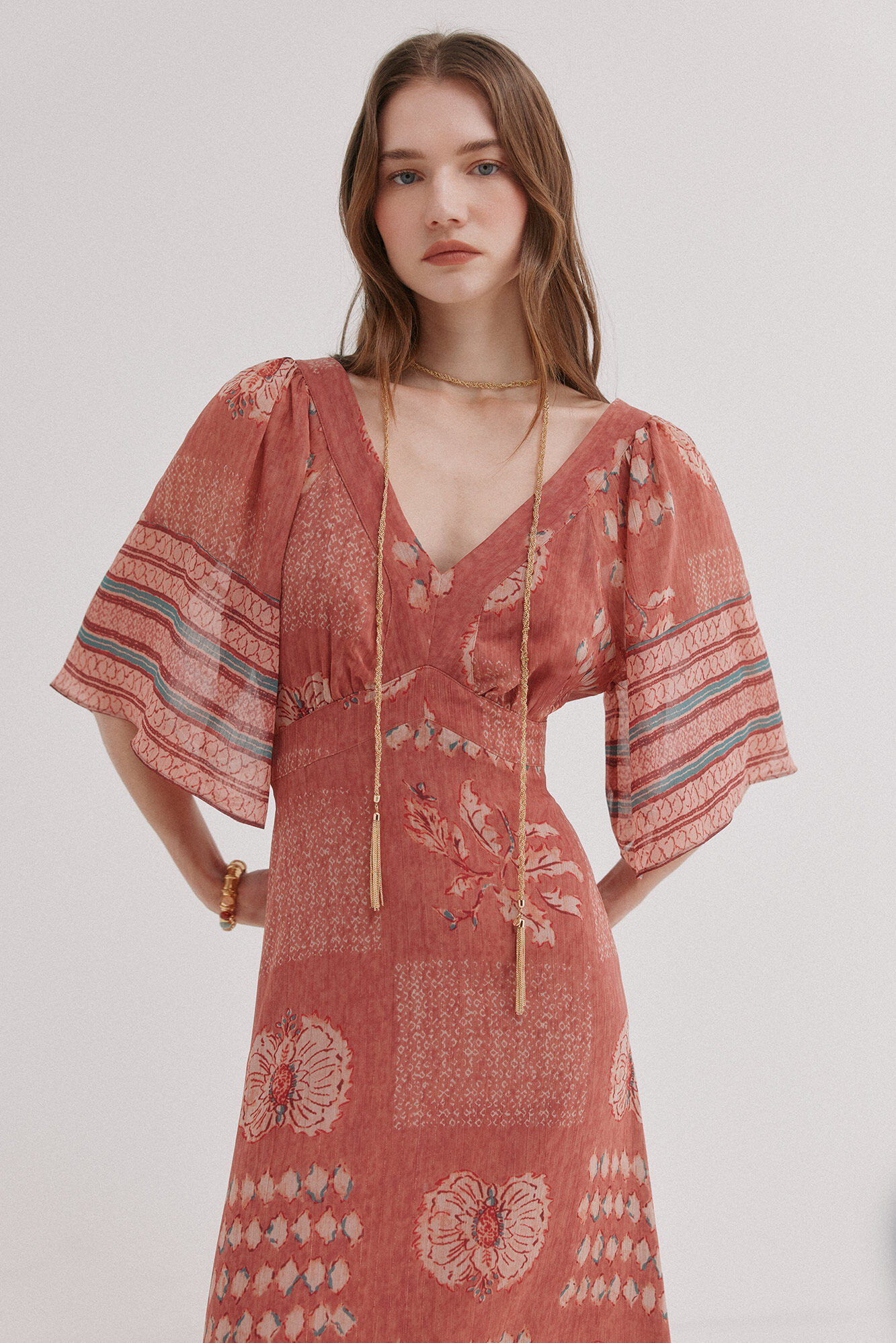 Hoss Intropia Ana. Vestido midi fluido