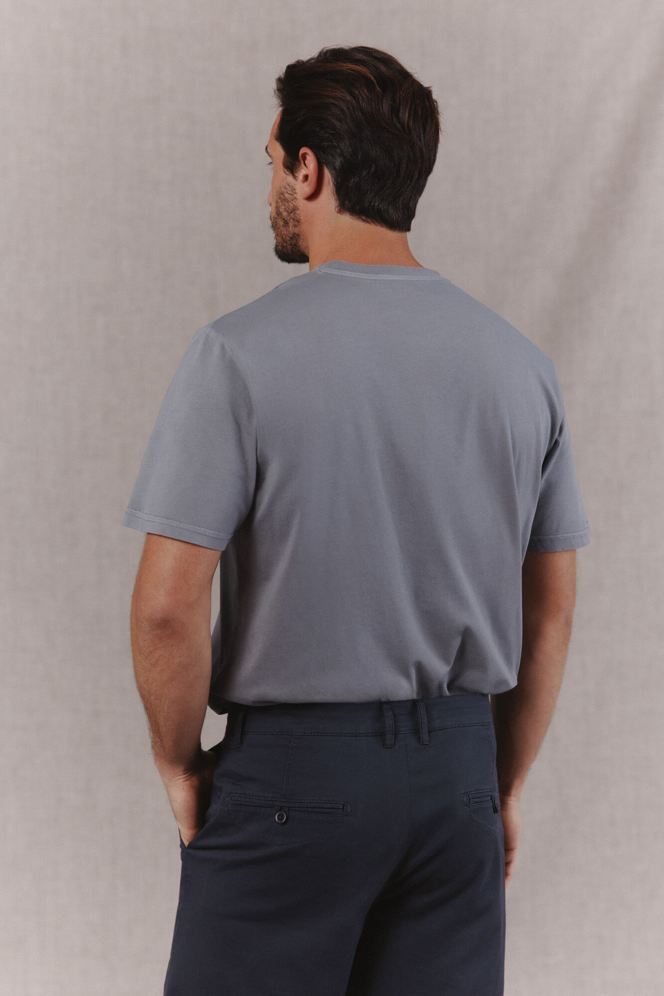 OOTO T-shirt b&aacute;sica lavagem desbotada com bordado avi&atilde;o Cinzento