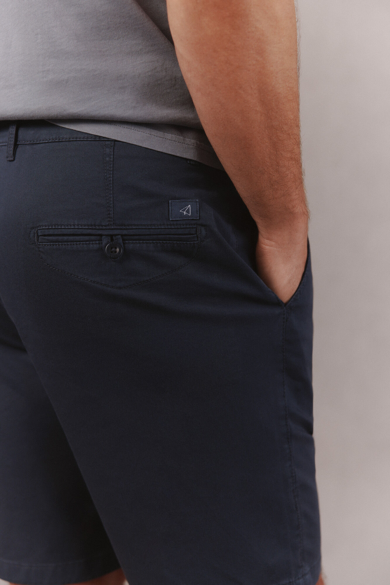 OOTO Basic regular Bermuda shorts Grey