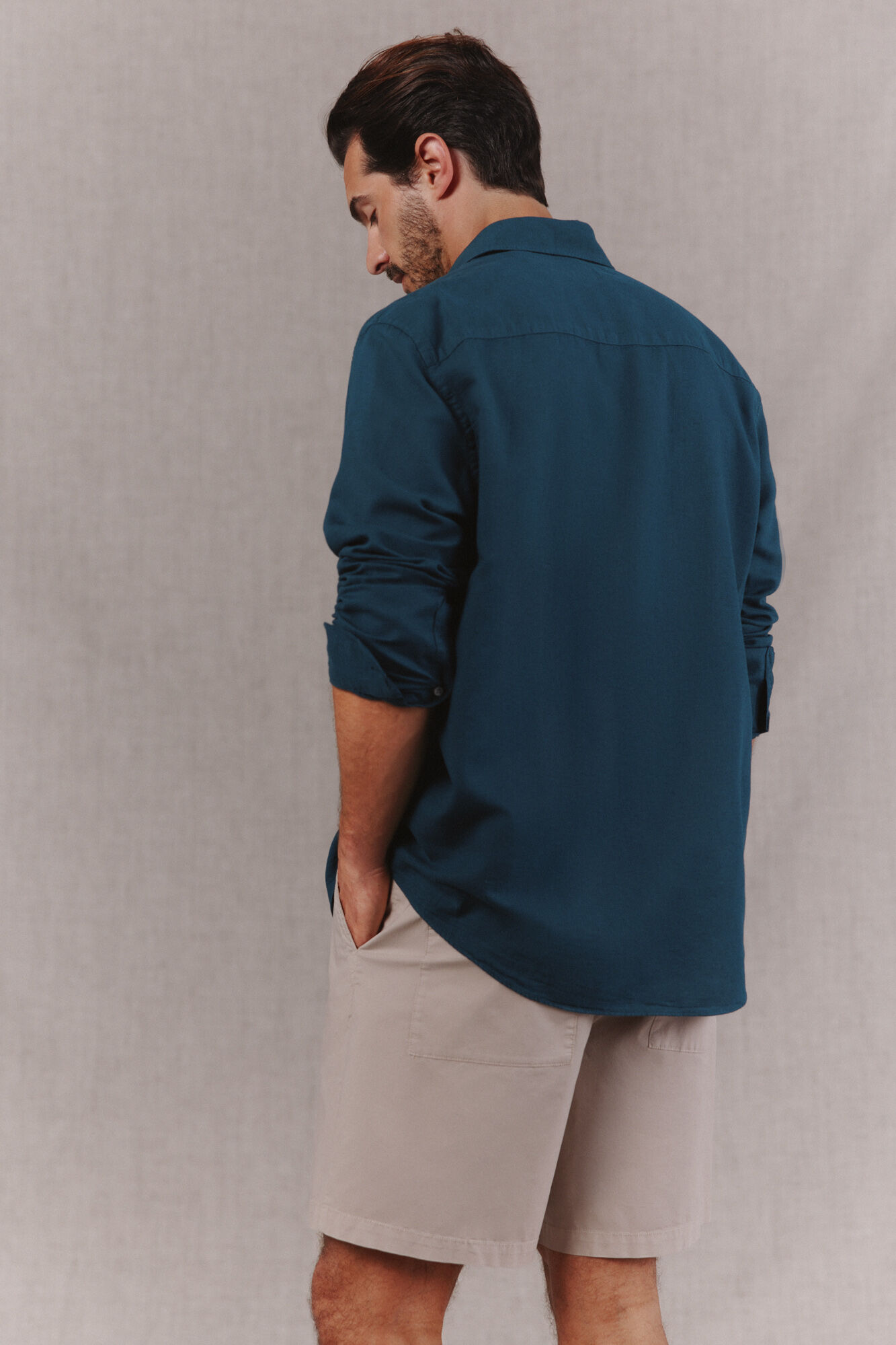 OOTO Camisa em algod&atilde;o e linho lisa de manga comprida Azul