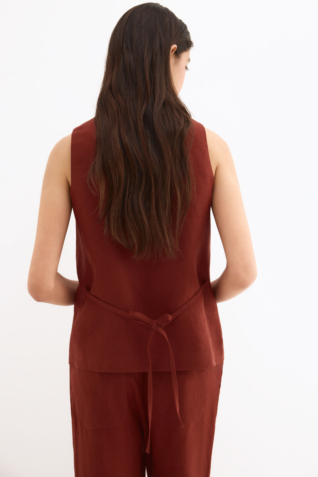Pedro del Hierro Linen belted gilet Burgundy