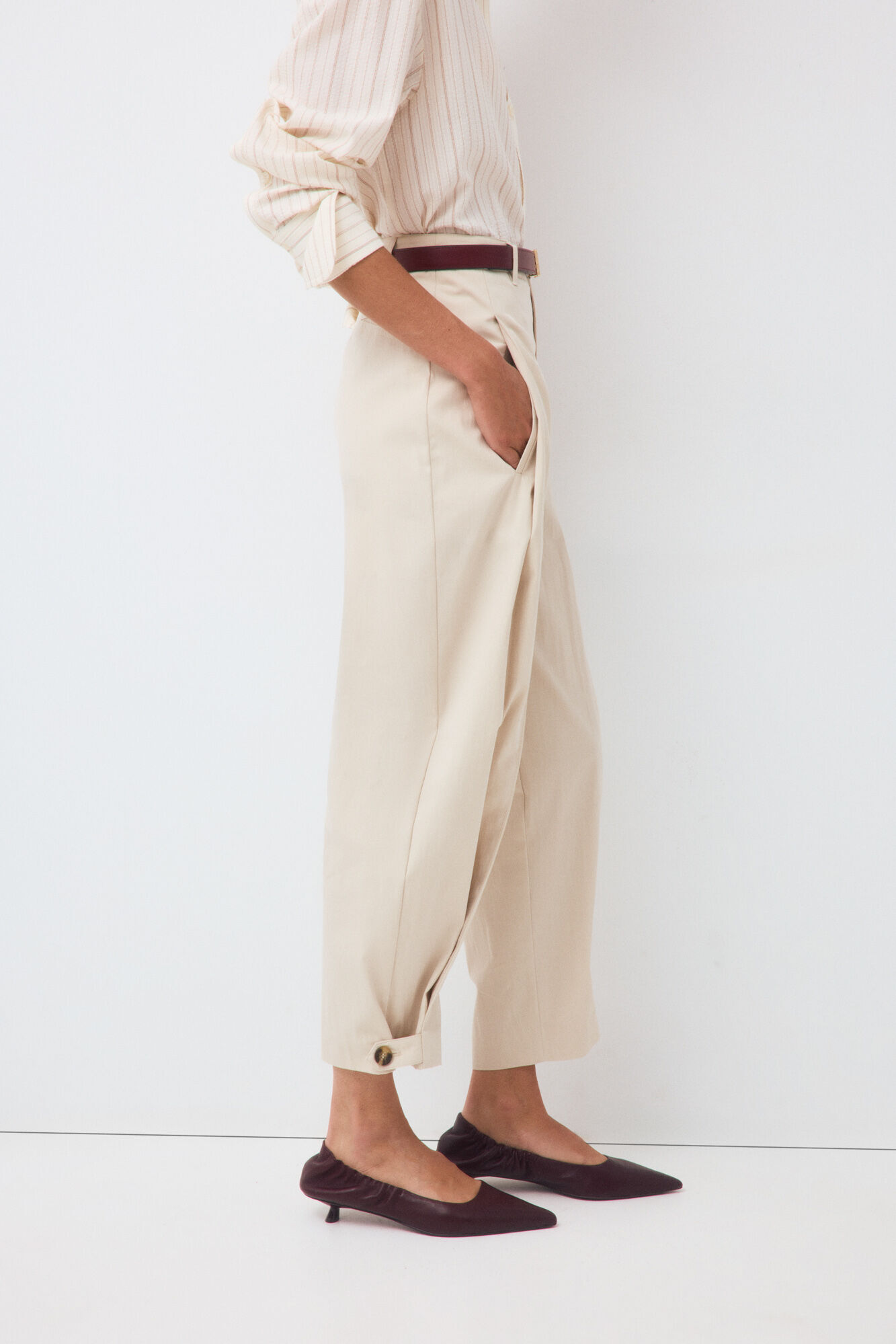 Pedro del Hierro Cal&ccedil;a casual crua Ecru