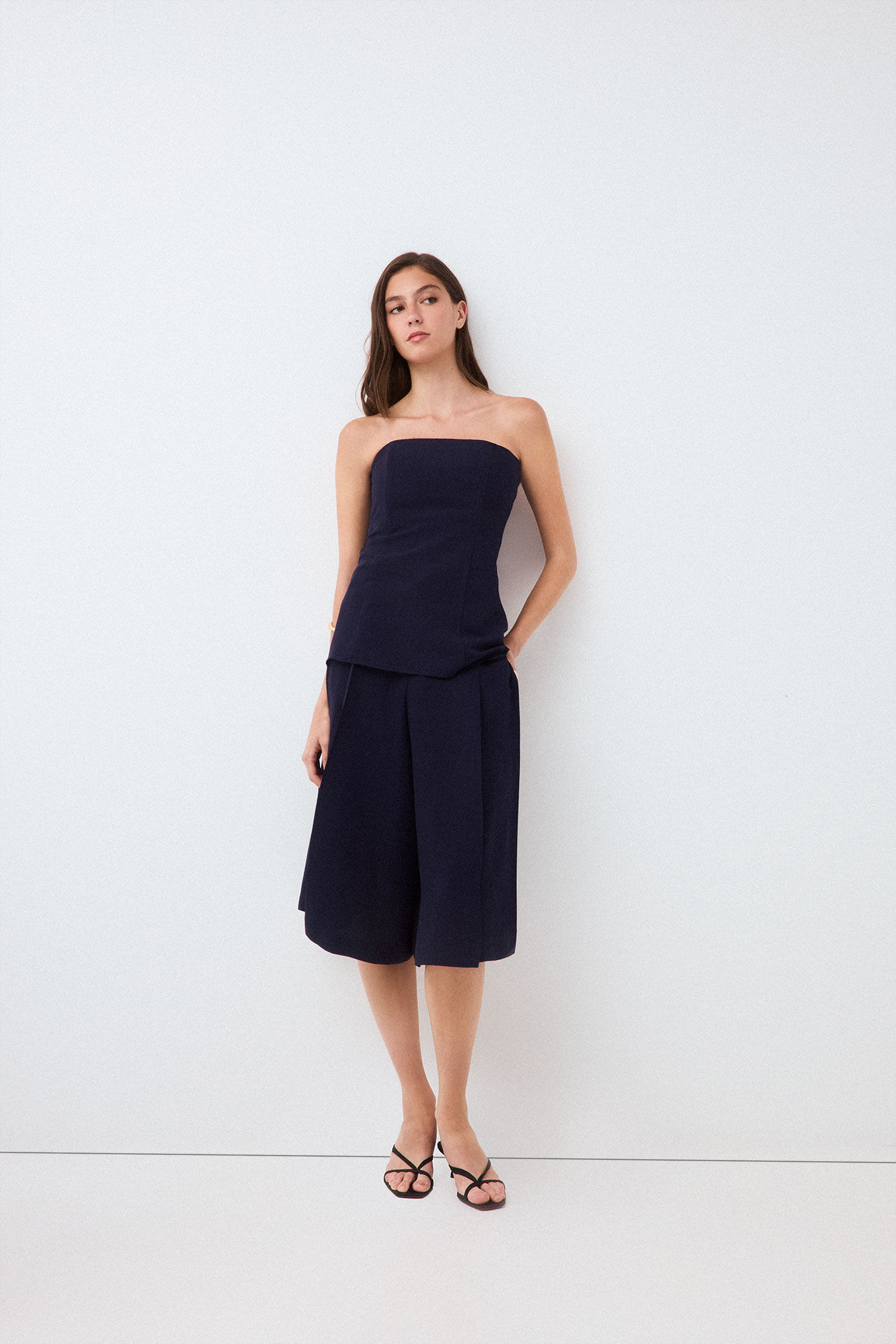 TFP by Tamara Falc&oacute; Navy Bermuda shorts