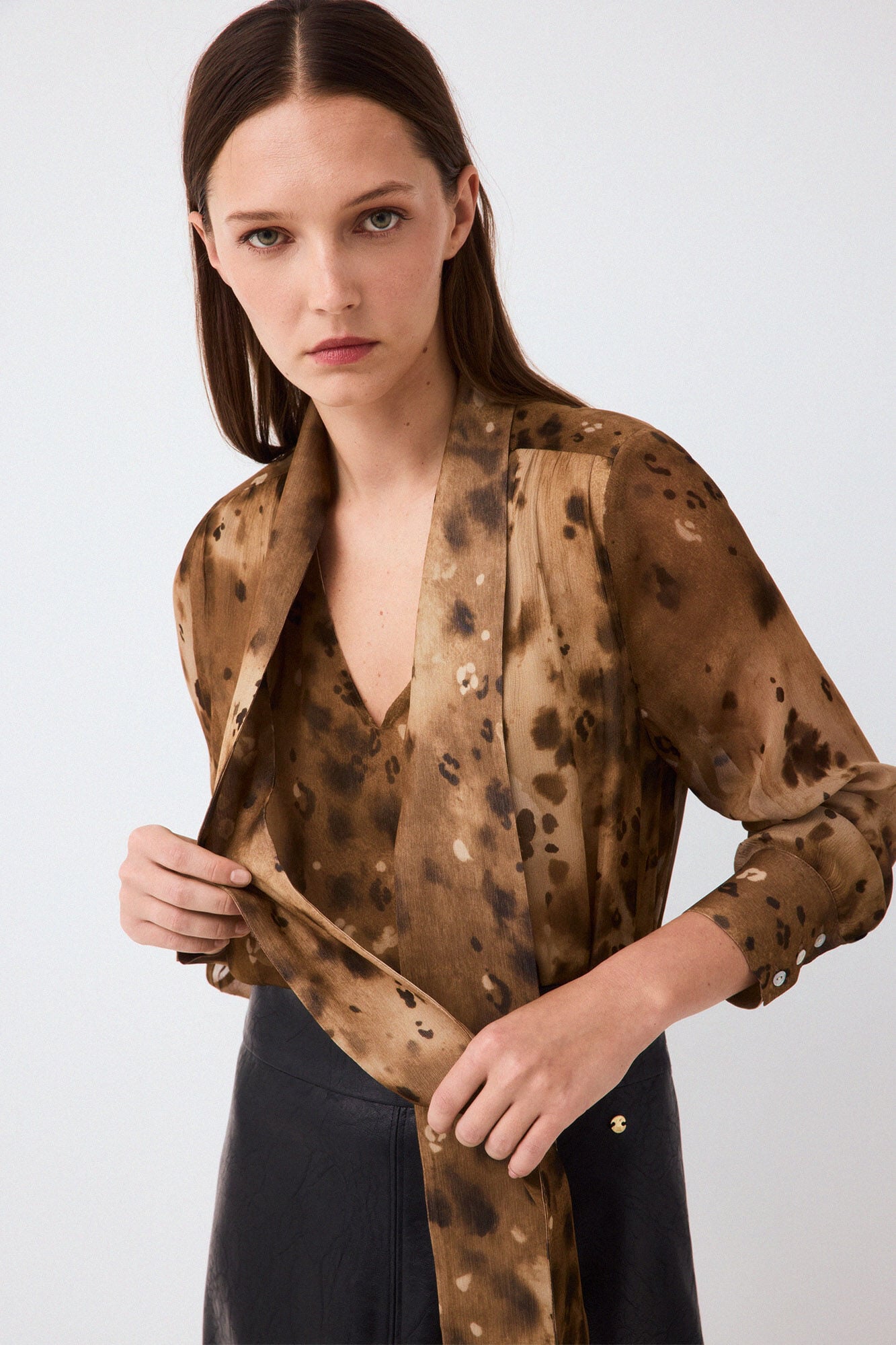 Pedro del Hierro Blusa estampada com la&ccedil;ada Marrom
