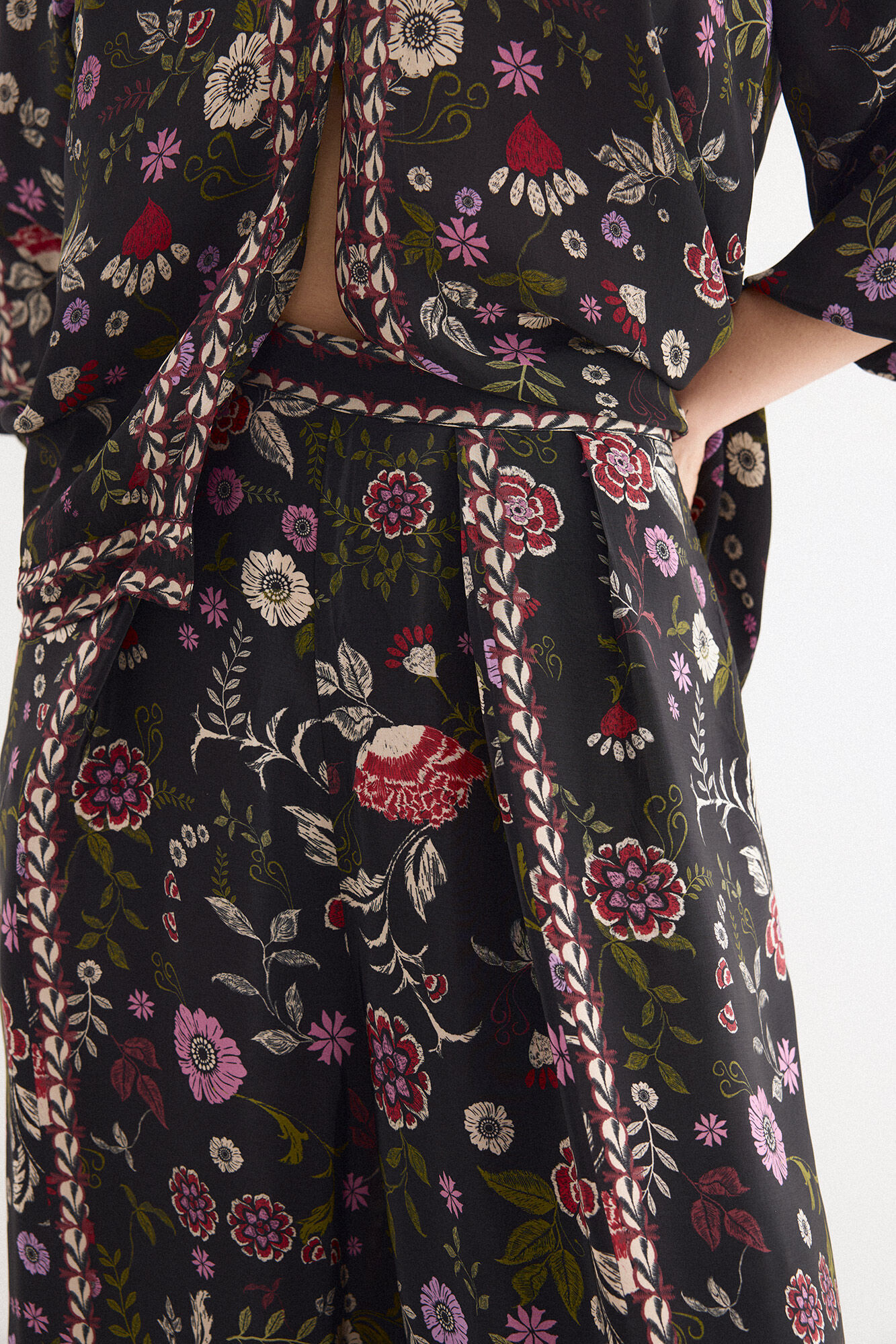 TFP by Tamara Falc&oacute; Printed fluid trousers Black