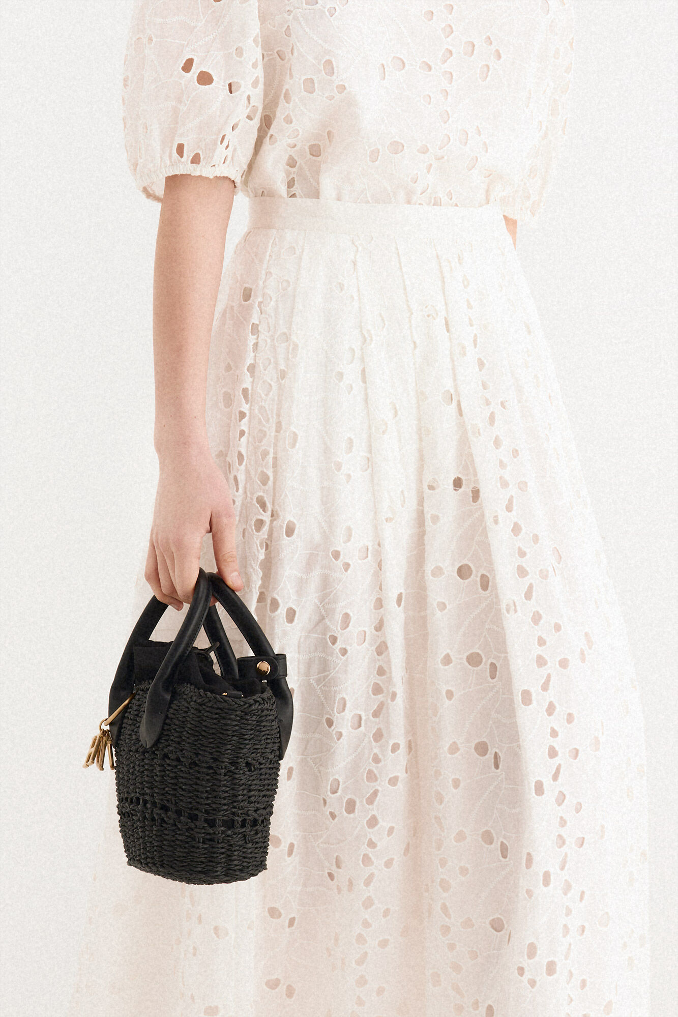 TFP by Tamara Falc&oacute; Embroidered skirt Ecru