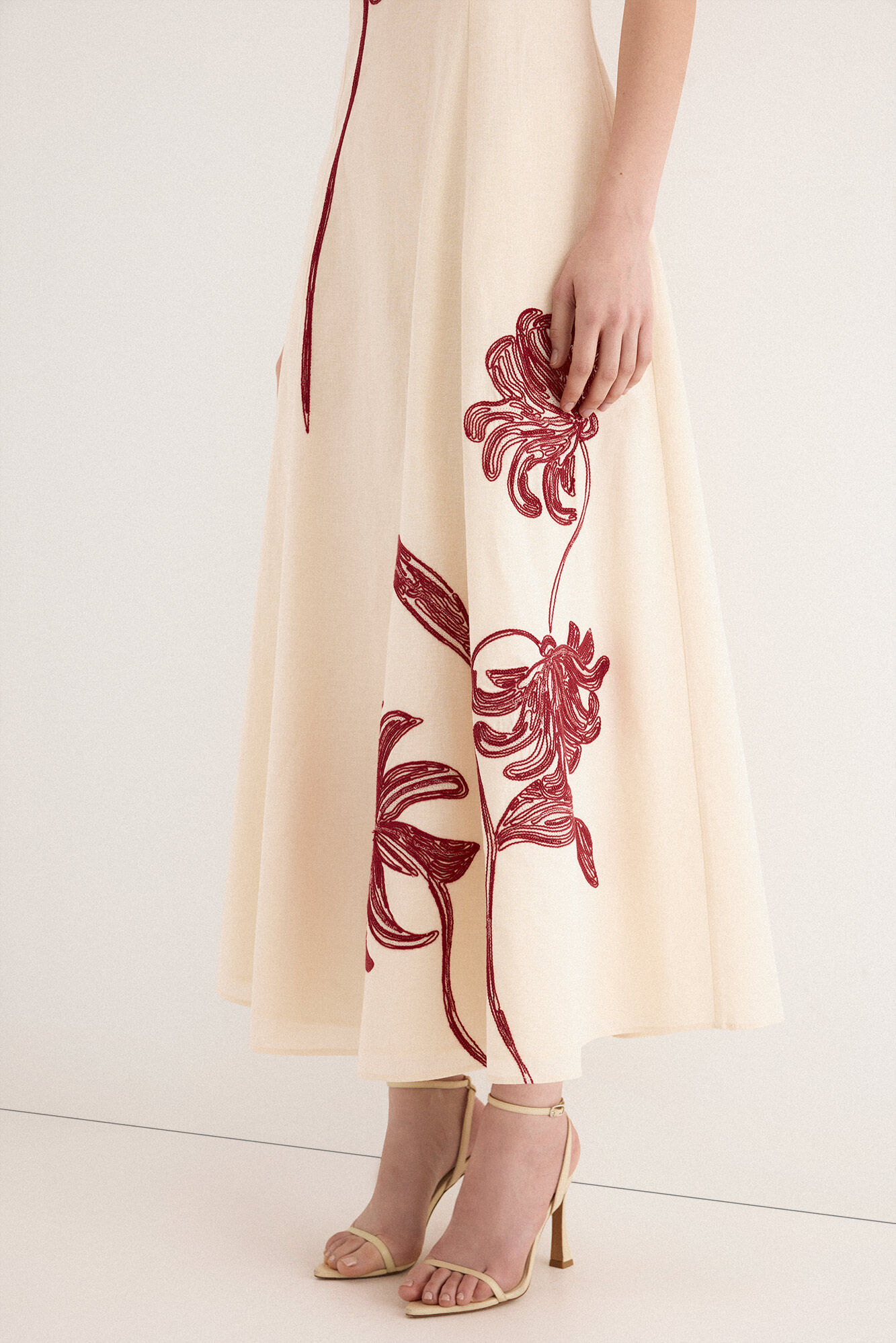 TFP by Tamara Falc&oacute; Floral embroidered dress Ecru