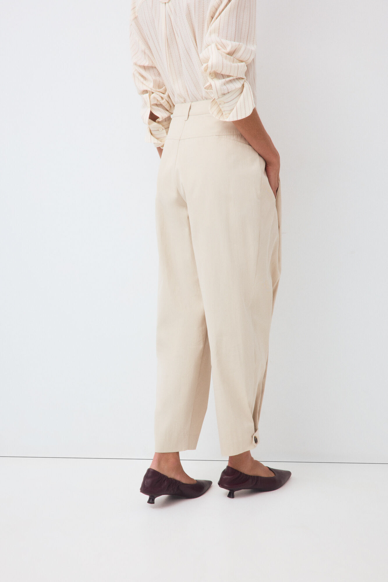 Pedro del Hierro Cal&ccedil;a casual crua Ecru