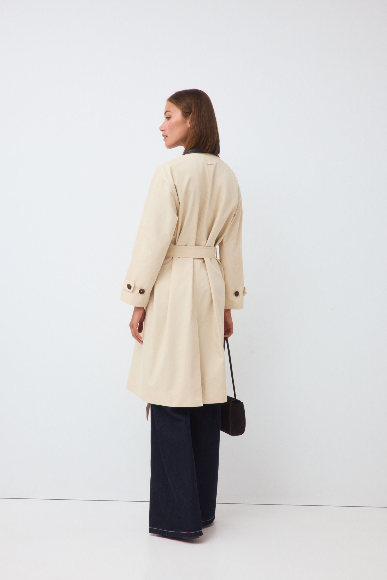 Pedro del Hierro Long trench coat with contrast collar Beige