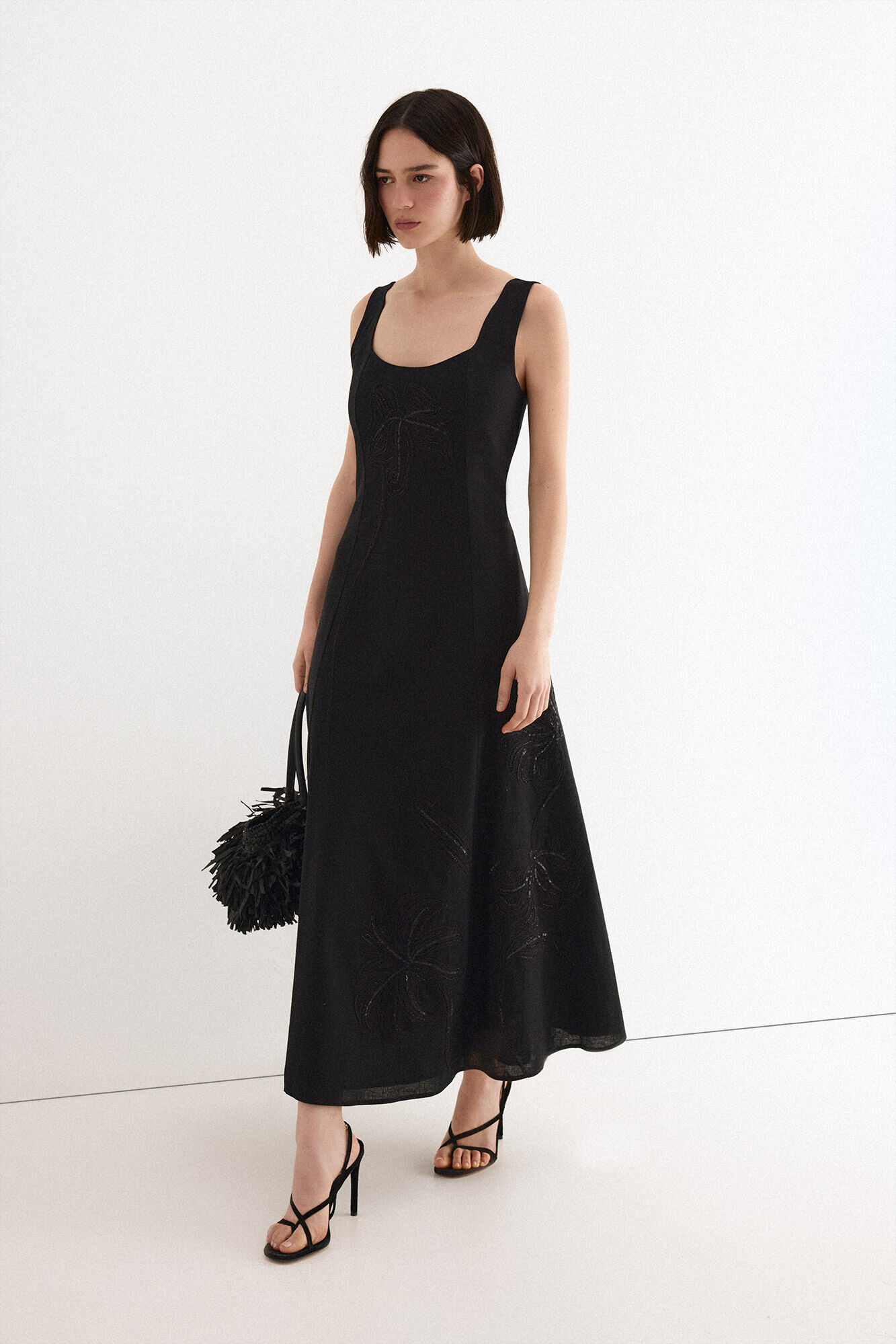 TFP by Tamara Falc&oacute; Floral embroidered dress Black