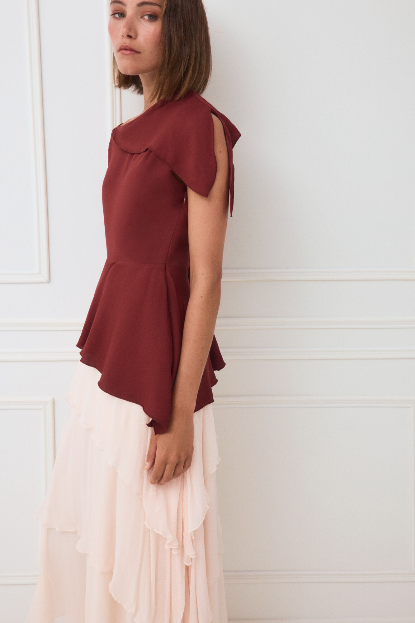 TFP by Tamara Falc&oacute; Vestido assim&eacute;trico Bordeaux