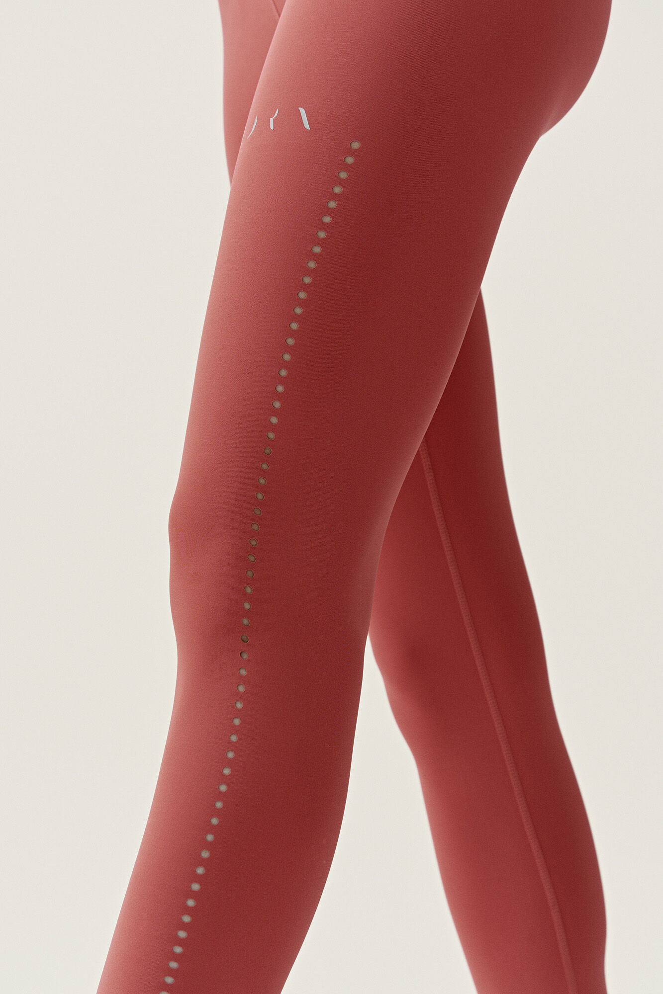 Born Living Yoga Legging Nara Terracota rojo