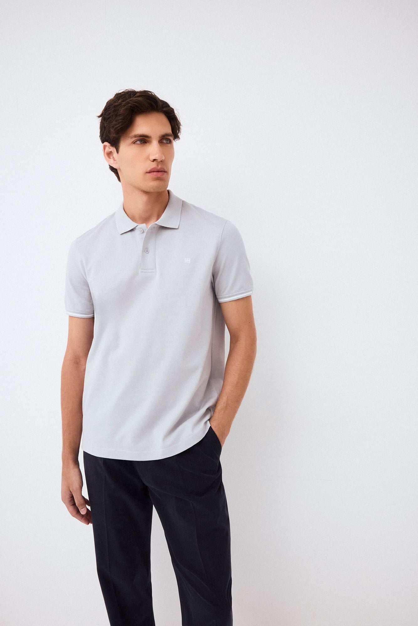 Conjunto de cal&ccedil;as e polo