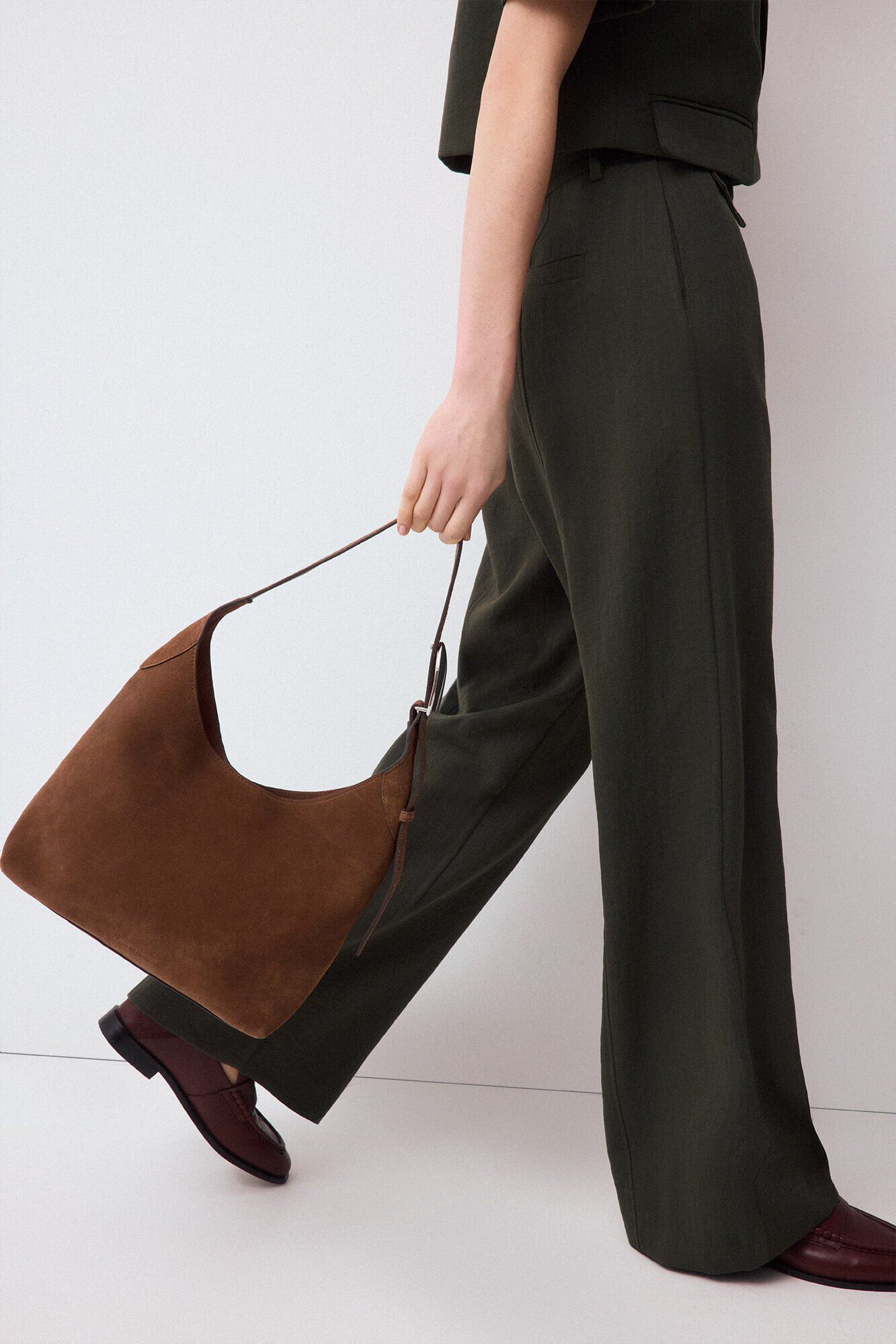 Conjunto de pantal&oacute;n y camisa